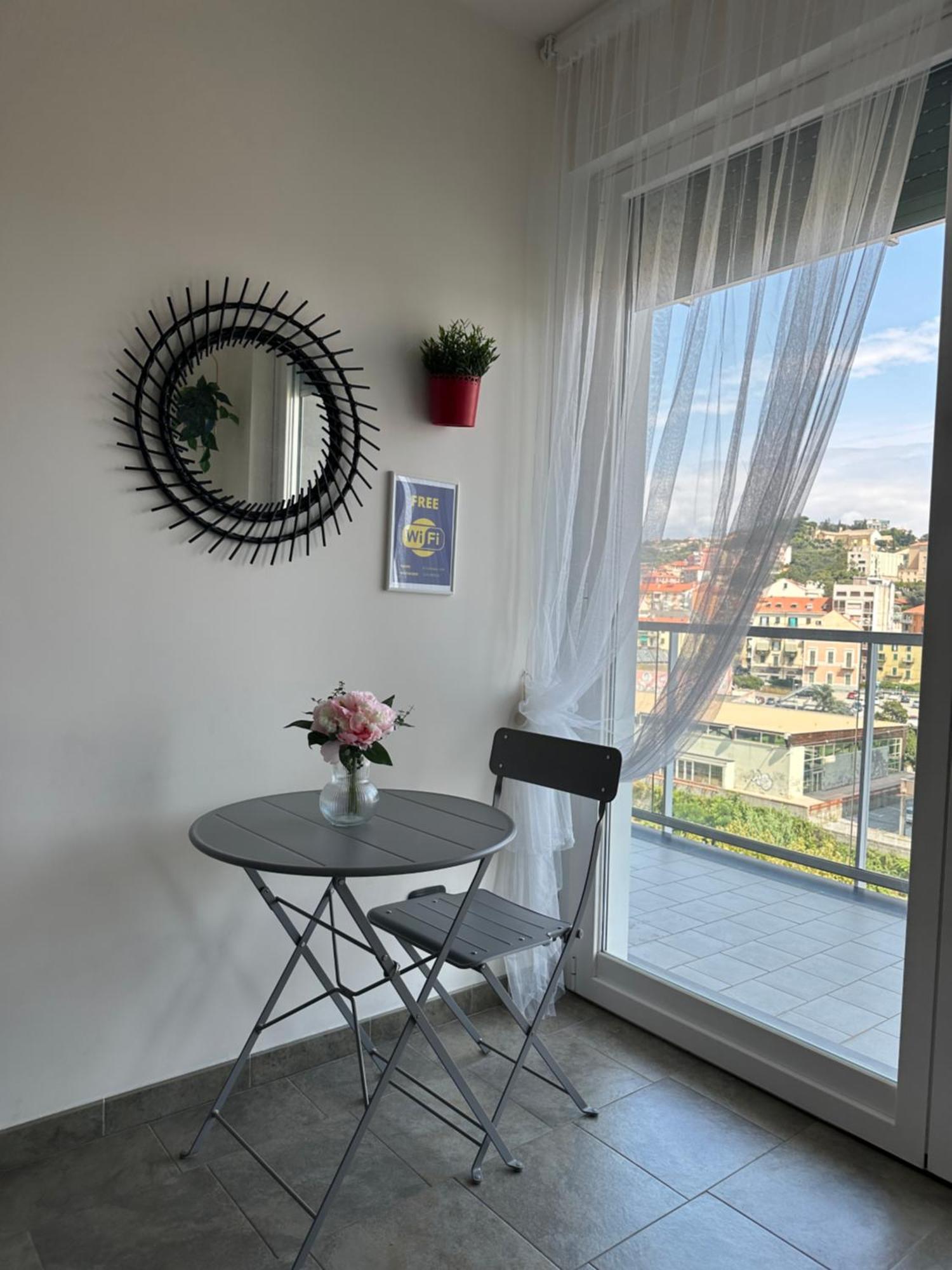 Il Gabbiano Savona "Luxury House" - Wifi, Parking, Shopping Center Apartamento Exterior foto
